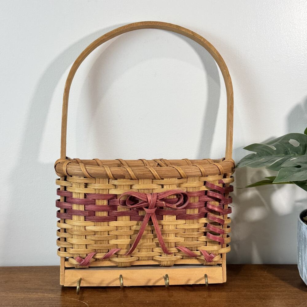 Vintage Woven Wall Basket with Key Hooks & Handle - Rustic Farmhouse Decor